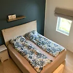 Duplex Near Airport برغن