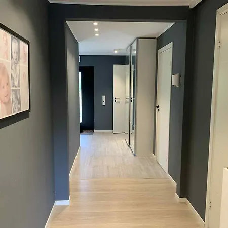 Duplex Near Airport برغن