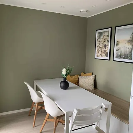 Duplex Near Airport بيت للعطل *
