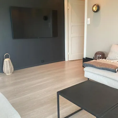 Semesterbostad Duplex Near Airport *