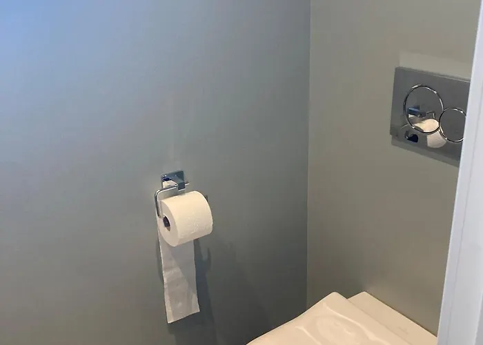 Duplex Near Airport Semesterbostad *